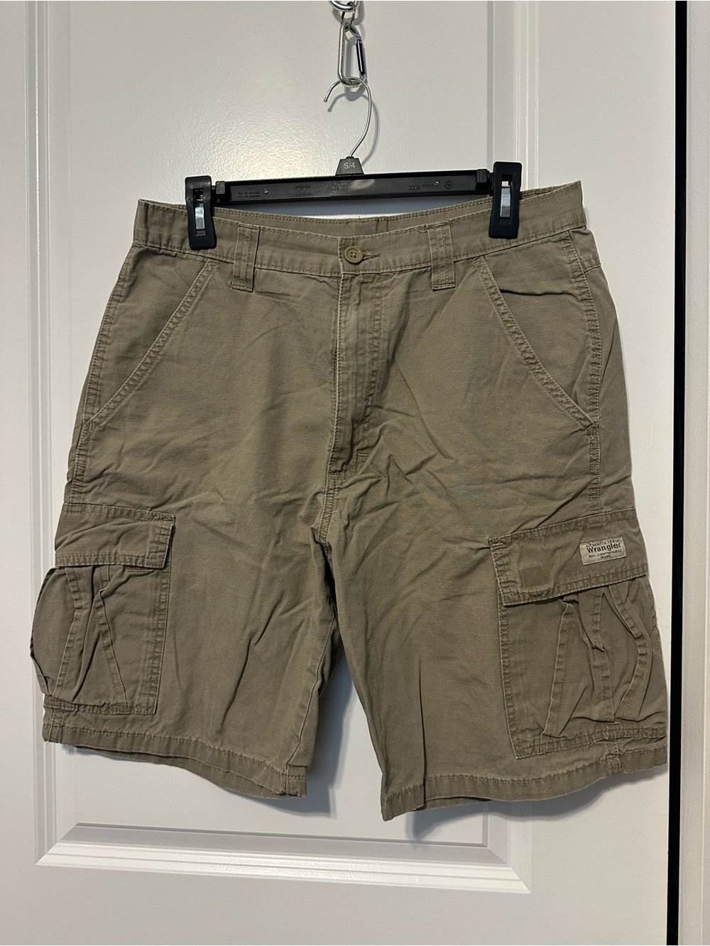 Men's Wrangler Cargo Shorts size 32